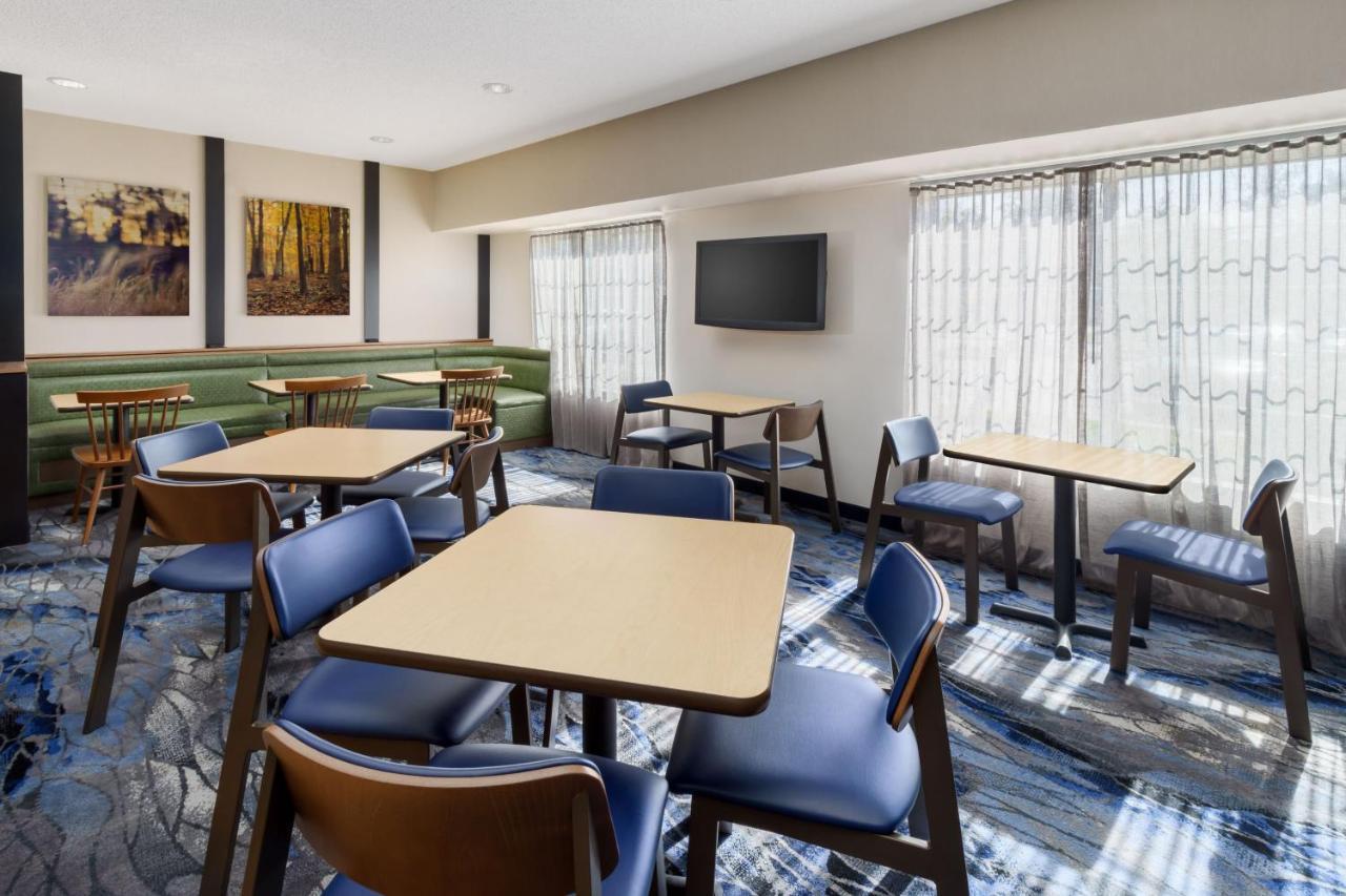 Fairfield Inn And Suites By Marriott Houston The Woodlands Exterior photo